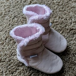 Ministar pink baby booties
